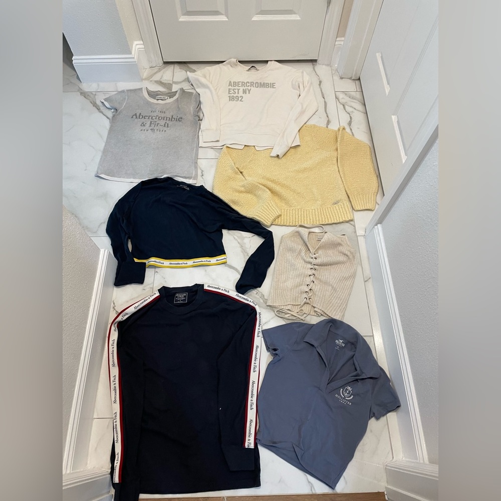 Abercrombie & Fitch bundle tops size small